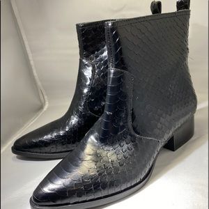 Gianni Bini Snake Skin Booties Size 7.5